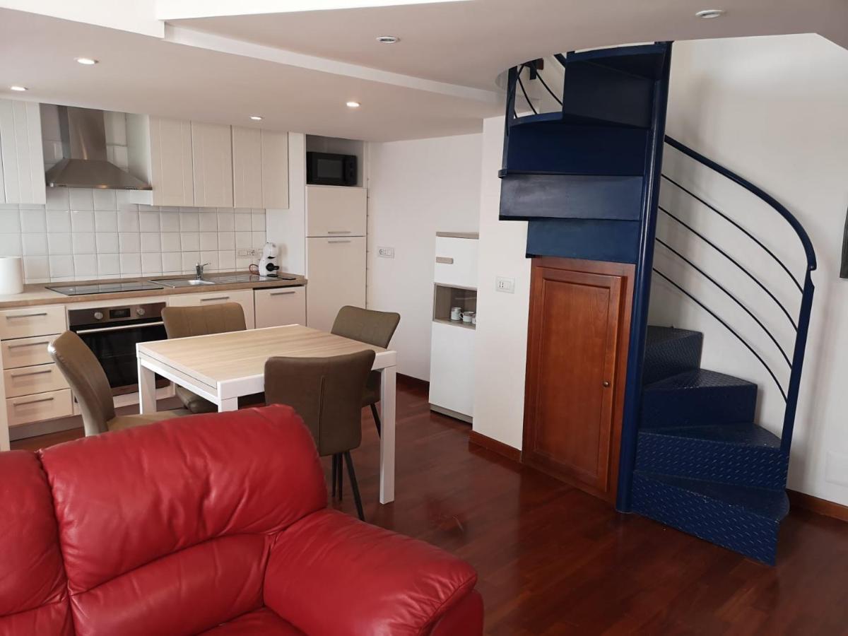 Marina Apartment City Centre カリアリ エクステリア 写真
